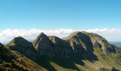 मोदेना पर्वत Modena Mountain Italy